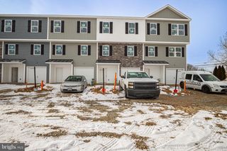 21 LANDING PL #21, York, PA 17408