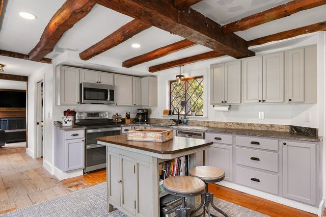 16 Marsh Lane, Hampton Falls, NH 03844