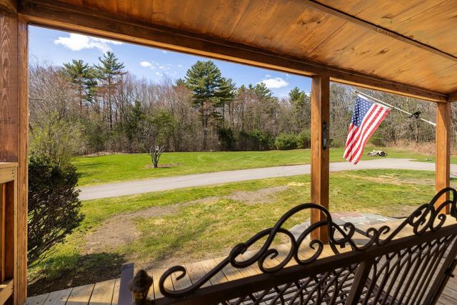 16 Marsh Lane, Hampton Falls, NH 03844