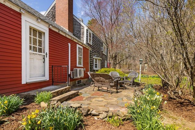 16 Marsh Lane, Hampton Falls, NH 03844