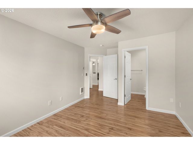 10660 Sw DAVIES Rd 40, Beaverton, OR 97008