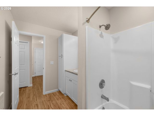 10660 Sw DAVIES Rd 40, Beaverton, OR 97008