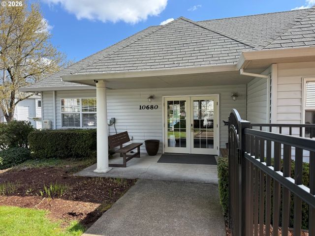 10660 Sw DAVIES Rd 40, Beaverton, OR 97008