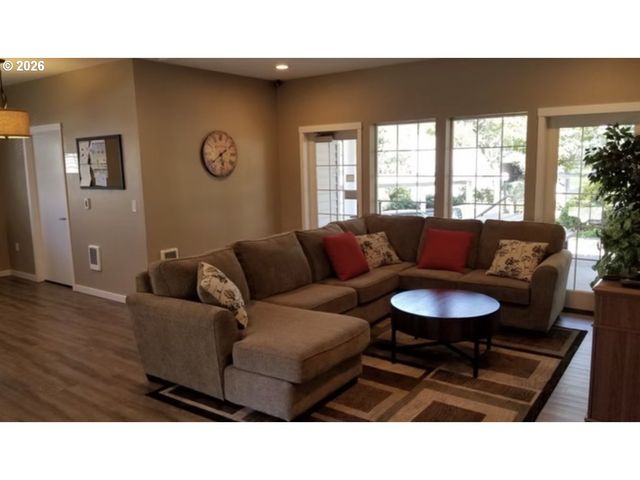 10660 Sw DAVIES Rd 40, Beaverton, OR 97008