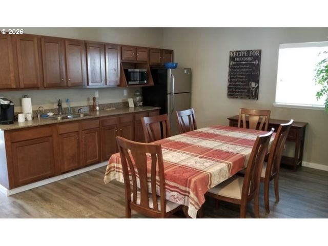 10660 Sw DAVIES Rd 40, Beaverton, OR 97008