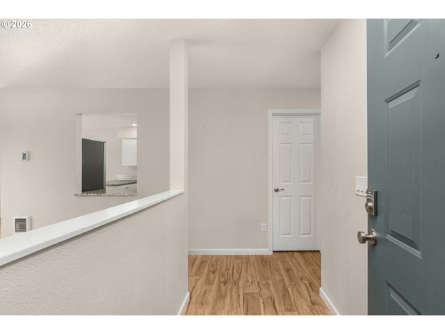 10660 Sw DAVIES Rd 40, Beaverton, OR 97008