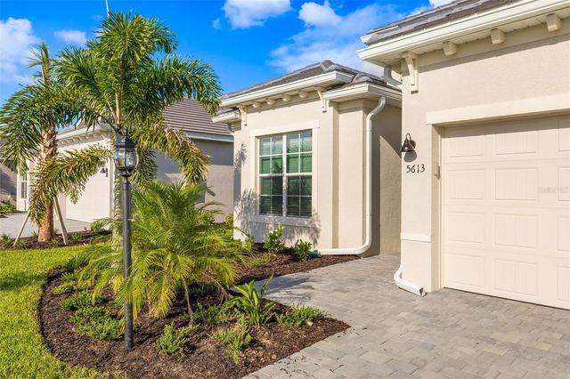 5613 LIGHTNING WHELK LANE, Lakewood Ranch, FL 34211