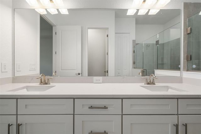 5613 LIGHTNING WHELK LANE, Lakewood Ranch, FL 34211