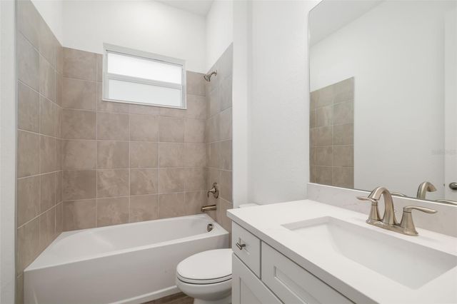 5613 LIGHTNING WHELK LANE, Lakewood Ranch, FL 34211