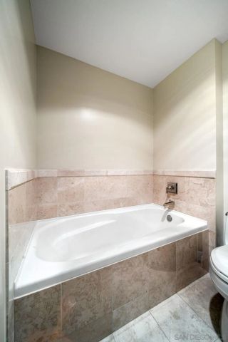 700 W E St 1502, San Diego, CA 92101