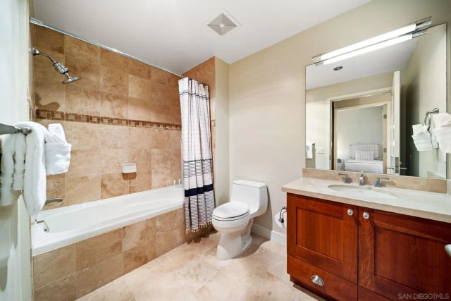 700 W E St 1502, San Diego, CA 92101