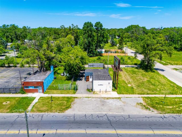 19512 Schoolcraft, Detroit, MI 48223