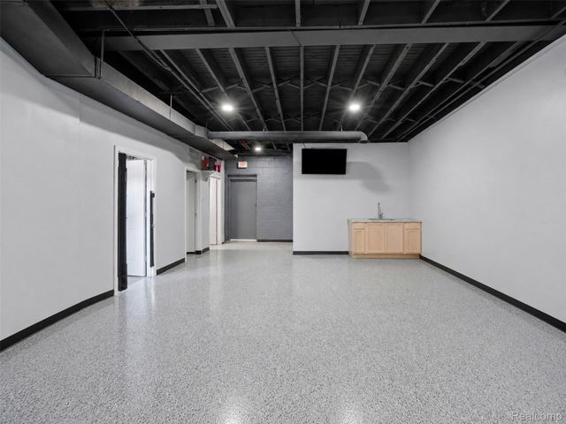 19512 Schoolcraft, Detroit, MI 48223