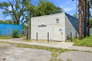 19512 Schoolcraft, Detroit, MI 48223