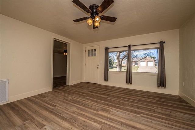 1805 E University Avenue, Guthrie, OK 73044