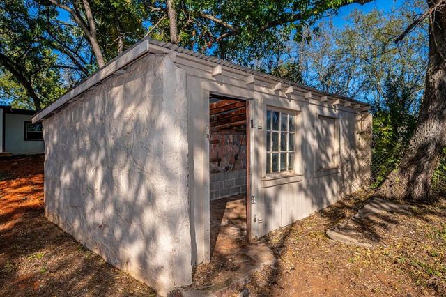 1805 E University Avenue, Guthrie, OK 73044