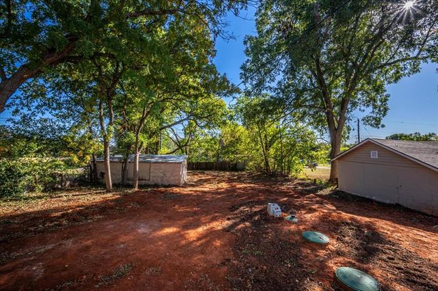 1805 E University Avenue, Guthrie, OK 73044