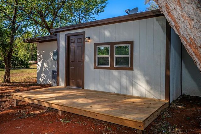 1805 E University Avenue, Guthrie, OK 73044