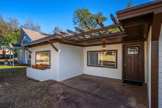 1805 E University Avenue, Guthrie, OK 73044