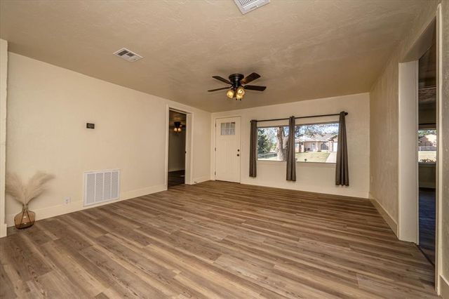 1805 E University Avenue, Guthrie, OK 73044