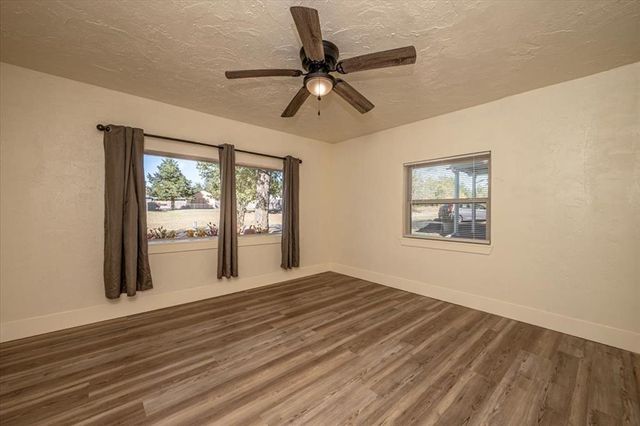 1805 E University Avenue, Guthrie, OK 73044