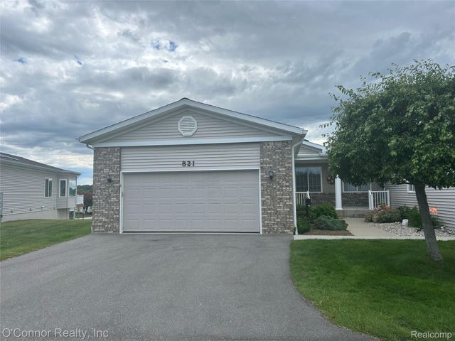 821 Crystal Lane, Marysville, MI 48040