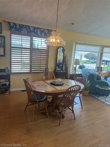 821 Crystal Lane, Marysville, MI 48040