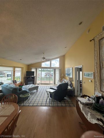 821 Crystal Lane, Marysville, MI 48040