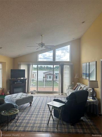 821 Crystal Lane, Marysville, MI 48040