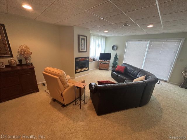 821 Crystal Lane, Marysville, MI 48040
