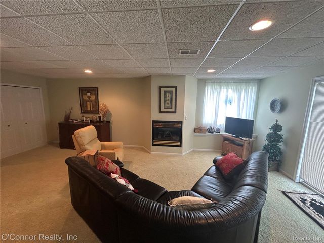 821 Crystal Lane, Marysville, MI 48040