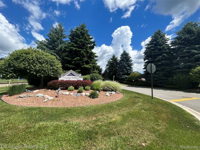 821 Crystal Lane, Marysville, MI 48040
