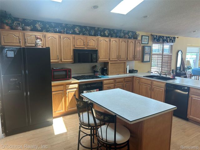 821 Crystal Lane, Marysville, MI 48040