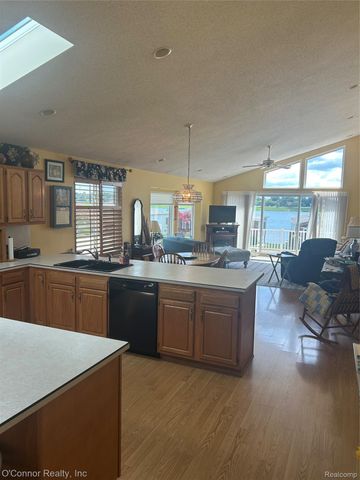 821 Crystal Lane, Marysville, MI 48040