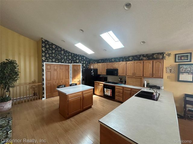 821 Crystal Lane, Marysville, MI 48040