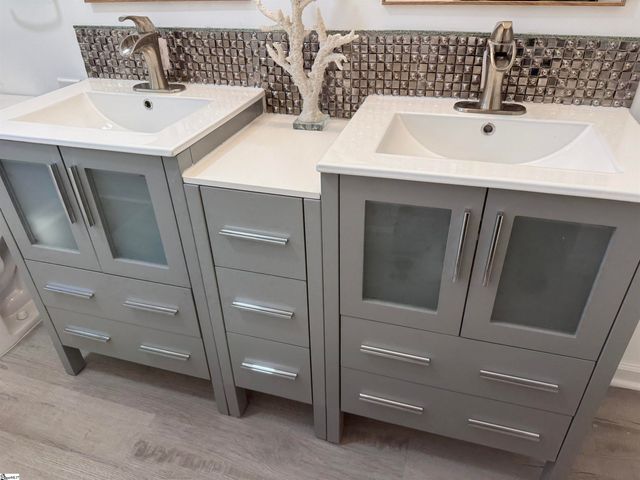 128 Applewood Lane, Spartanburg, SC 29307