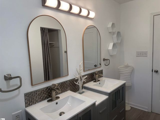 128 Applewood Lane, Spartanburg, SC 29307