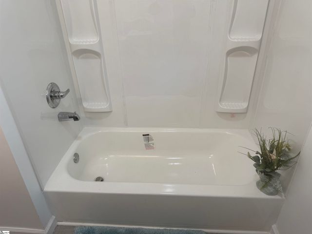 128 Applewood Lane, Spartanburg, SC 29307