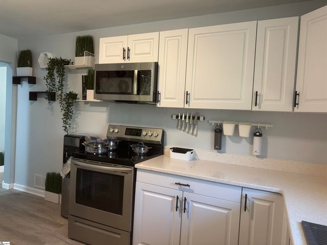 128 Applewood Lane, Spartanburg, SC 29307