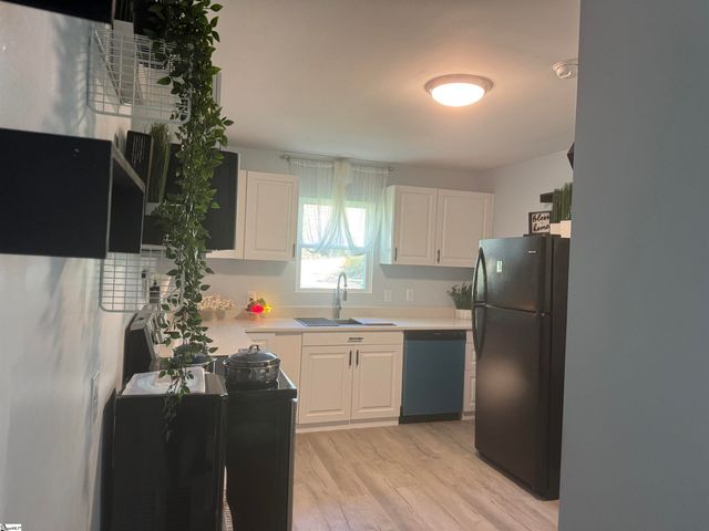 128 Applewood Lane, Spartanburg, SC 29307