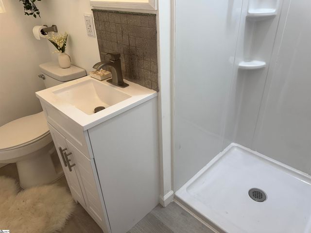 128 Applewood Lane, Spartanburg, SC 29307