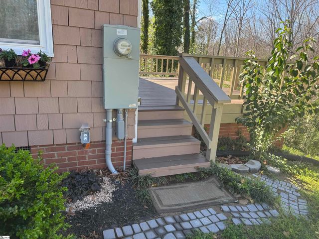 128 Applewood Lane, Spartanburg, SC 29307