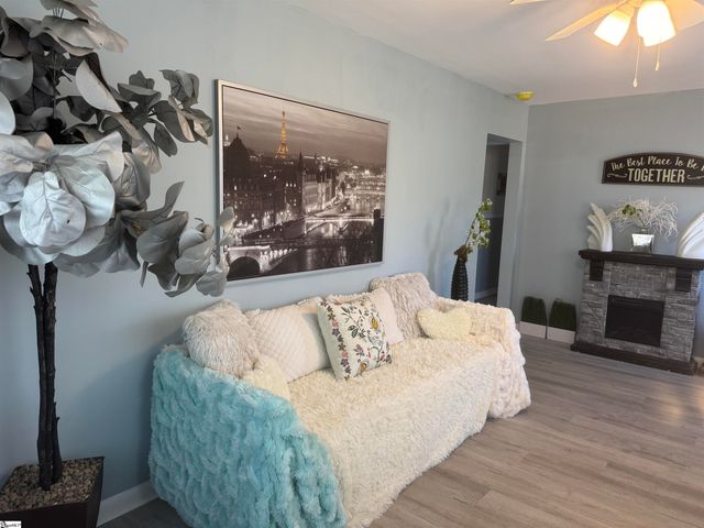 128 Applewood Lane, Spartanburg, SC 29307