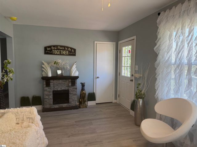 128 Applewood Lane, Spartanburg, SC 29307