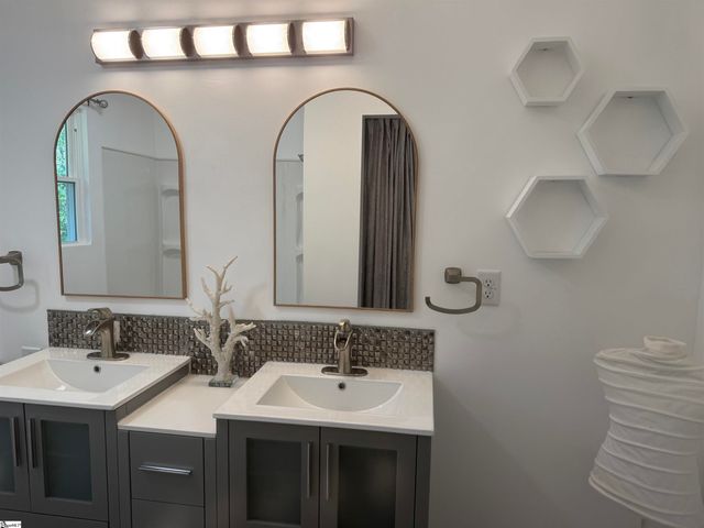 128 Applewood Lane, Spartanburg, SC 29307