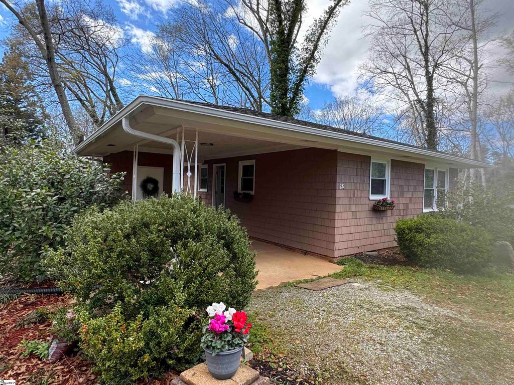 128 Applewood Lane, Spartanburg, SC 29307
