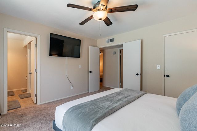 3911 W DESERT COVE Avenue, Phoenix, AZ 85029