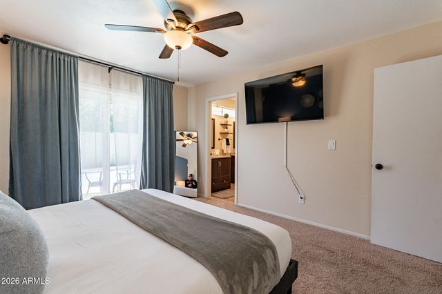 3911 W DESERT COVE Avenue, Phoenix, AZ 85029