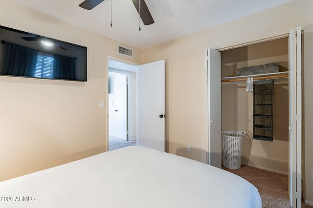 3911 W DESERT COVE Avenue, Phoenix, AZ 85029