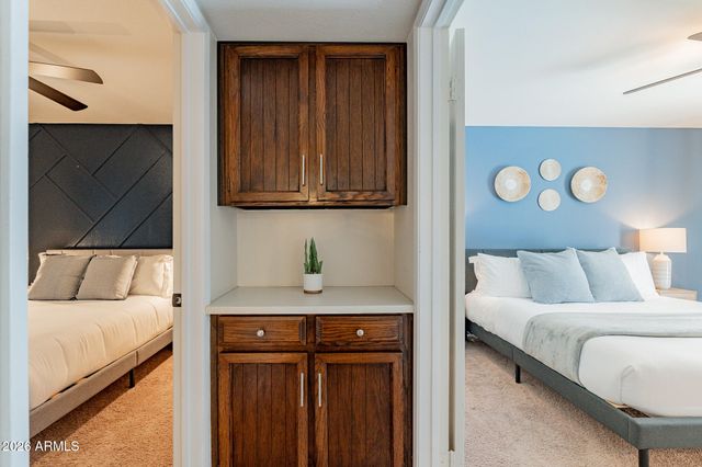 3911 W DESERT COVE Avenue, Phoenix, AZ 85029